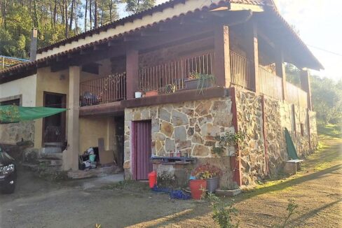 House for sale in Castrelo de Miño 1