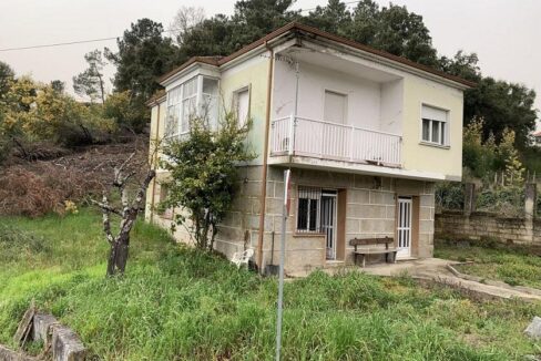 House for sale in Castrelo de Miño 1