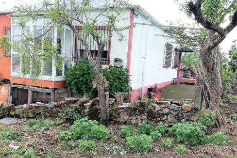 House for sale in Castro Caldelas 1