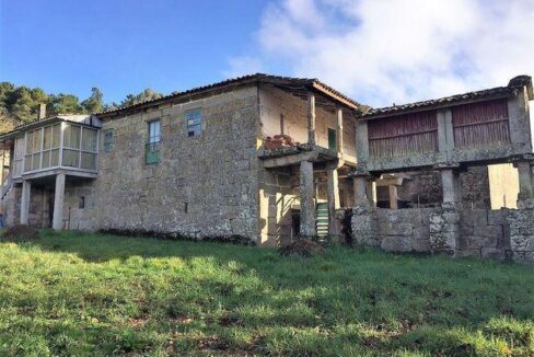 House for sale in Esgos 1