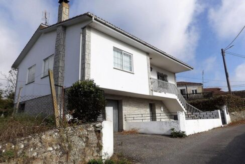 House for sale in Ferreira de Panton 1