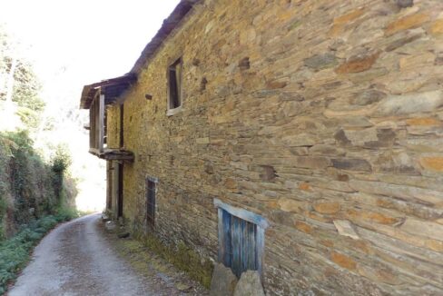 House for sale in O Incio 1