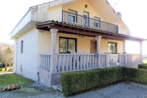 House for sale in O Saviñao 1