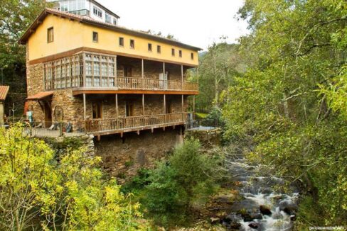 House for sale in Os Peares 1