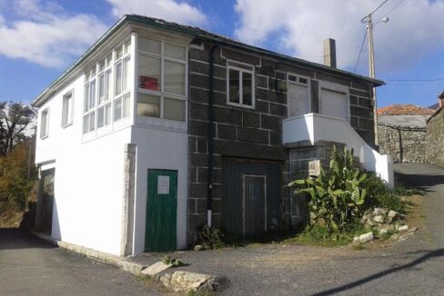 House for sale in Parada de Sil 1