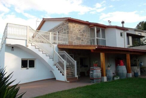 House for sale in Reza 1